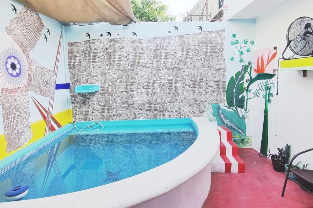 Splash Into Paradise !